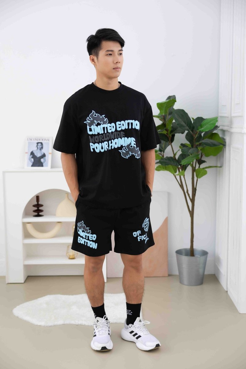 浅蓝泡泡字落肩短袖上衣 黑色 - 男装上衣/T 恤 - 其他材质 黑色