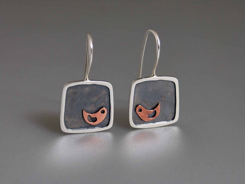 纯银镀玫瑰金氧化黑几何正方立体耳环 鸟儿报喜 设计生日表白爱情纪念日礼物 E087| 希腊原创手工饰品 This and That - 耳环/耳夹 - 其他金属 