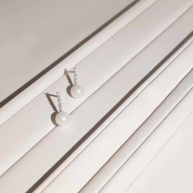 6mm贝珍珠925纯银耳环/珍珠耳环 锆石 轻奢 耳钉 针式耳环 - 耳环/耳夹 - 珍珠 银色