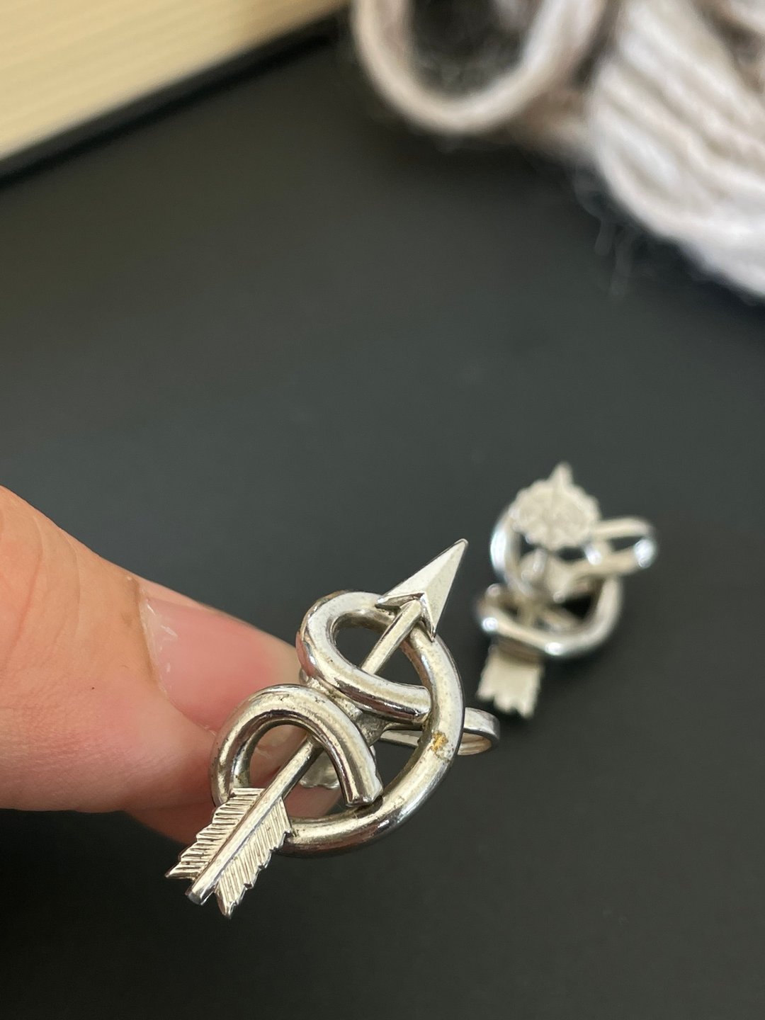 古董银色一箭穿心栓锁式夹式耳环 C815 - 耳环/耳夹 - 其他金属 银色