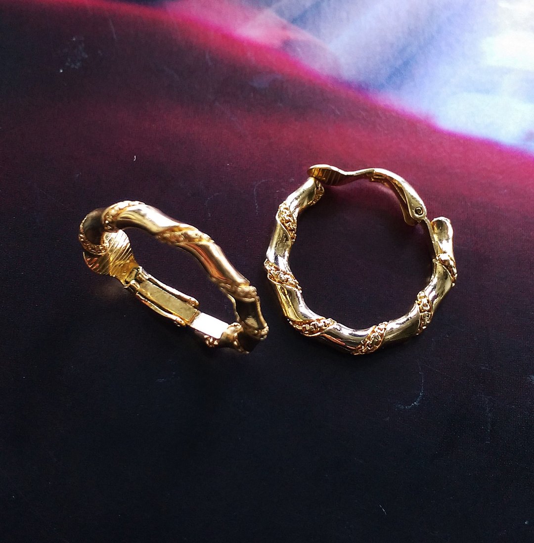 Vintage Jewelry 西洋古董饰品 TRIFARI 金色调 简约C圈 夹式耳环 - 耳环/耳夹 - 其他金属 金色