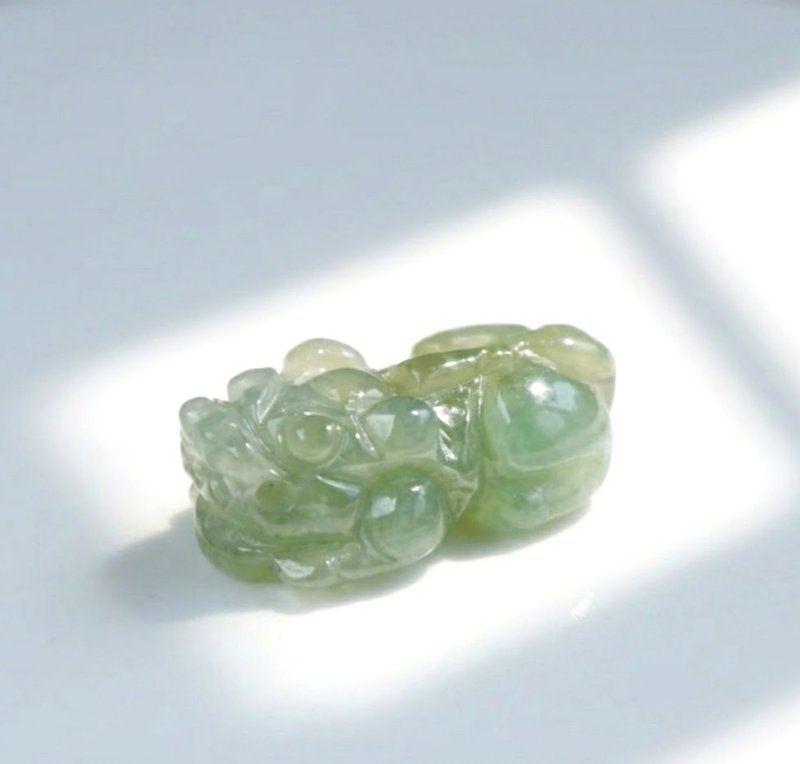 【招财神兽】冰种秋香绿翡翠貔貅 | 天然缅甸玉 A 货翡翠 | 送礼 - 吊饰 - 玉石 绿色