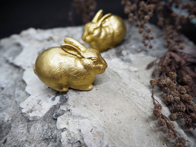 。默契之中。NO.09-3 瑞兔线香座 黄铜 - 香薰/精油/线香 - 铜/黄铜 金色