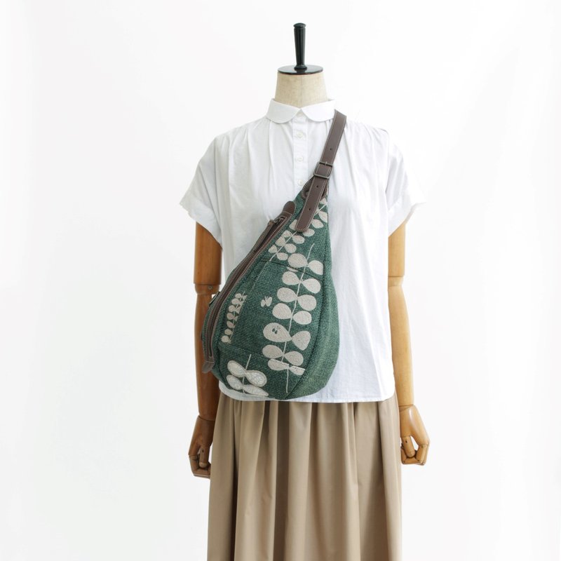 草丛刺绣・斜背包 - 后背包/双肩包 - 真皮 绿色