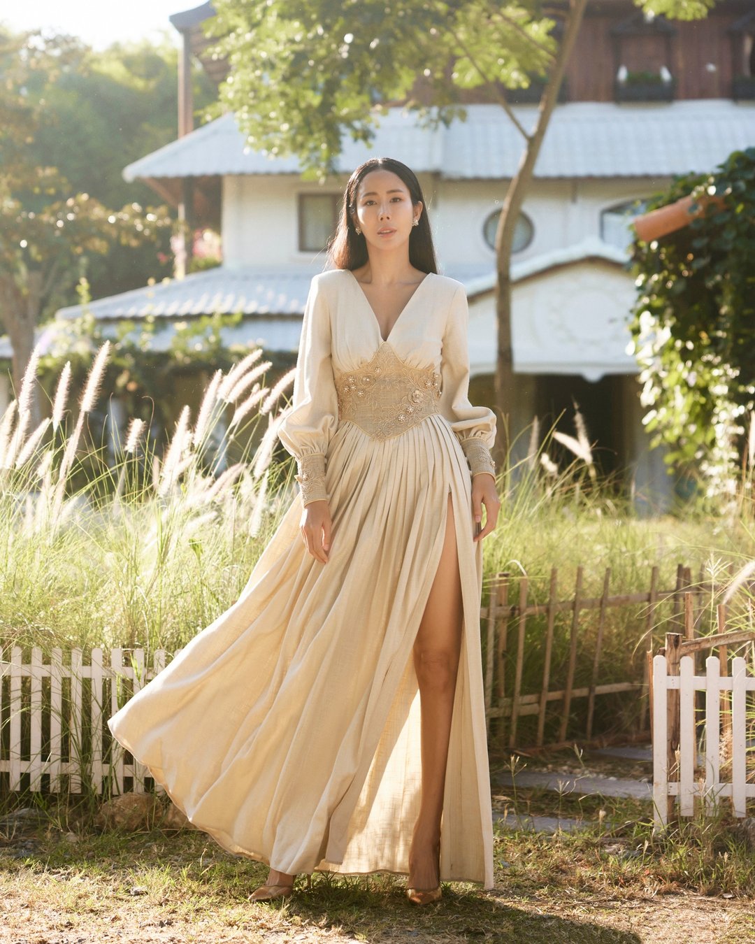 花卉女王洋装 - 女装上衣 - 其他材质 卡其色