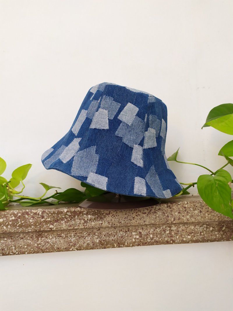 手工双面渔夫帽/短帽檐/遮阳帽/牛仔布/方型/中蓝 - 帽子 - 棉．麻 