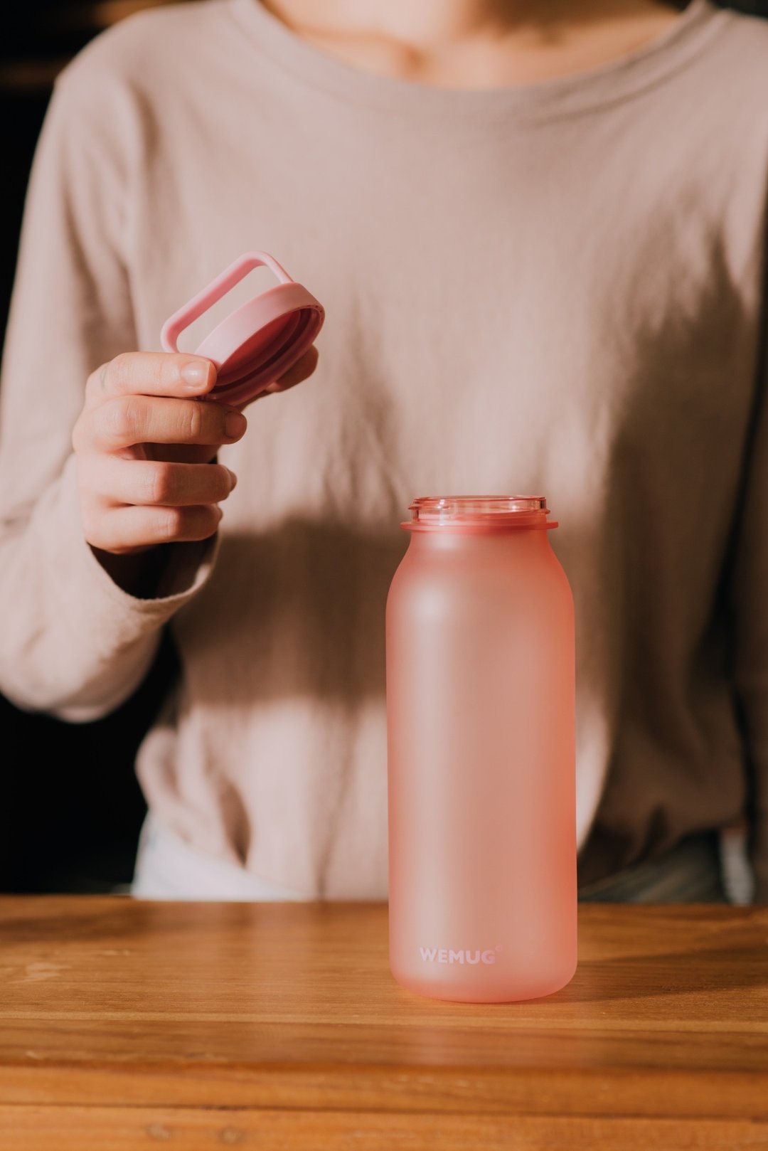 日系 620ml 轻提式手把设计 防漏随行杯水壶水瓶 - 热销粉色 - 水瓶/水壶 - 硅胶 