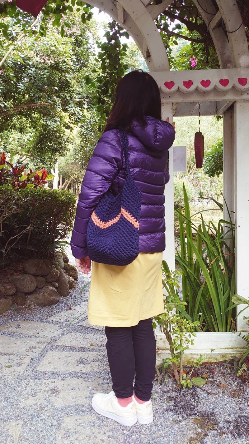 手工撞色钩织侧肩包【Crochet bag】 - 侧背包/斜挎包 - 棉．麻 