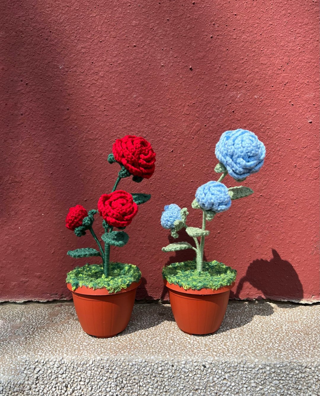 手工针织花 永生玫瑰盆栽 玫瑰花  编织花 钩织花 情人节花束 - 干燥花/捧花 - 棉．麻 红色