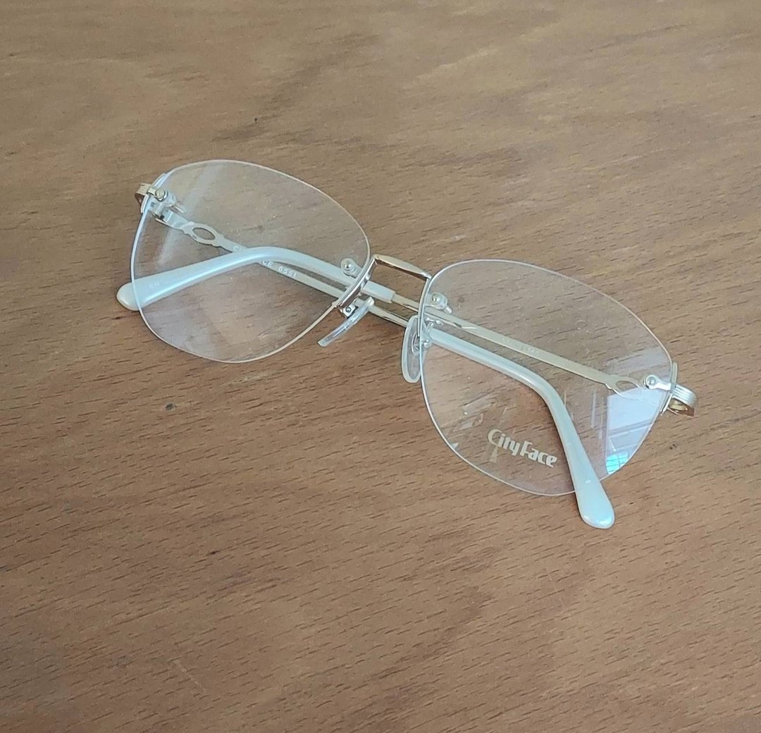 CityFace裸框金色金属镜框VINTAGE绝版老品全新古董眼镜 日本制 - 眼镜/眼镜框 - 其他金属 白色