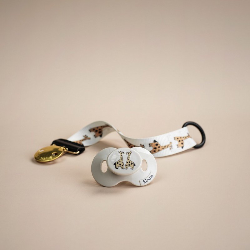 瑞典时尚安抚奶嘴组(奶嘴+夹) -  长颈鹿宝宝 Kindly Konrad - 奶瓶/奶嘴 - 硅胶 白色