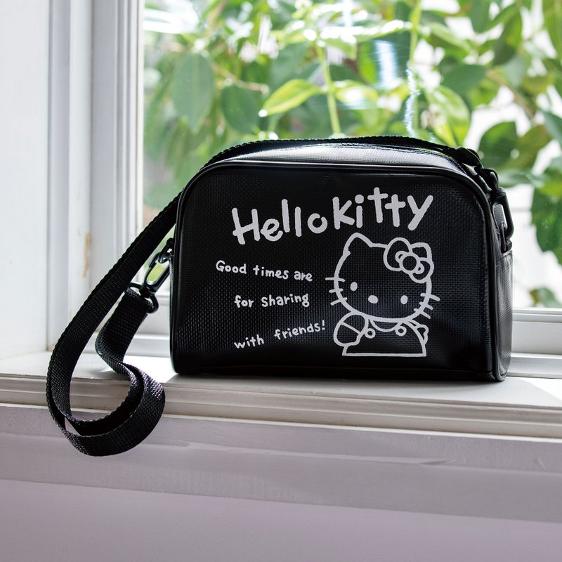 Hello Kitty 复古经典款收藏志 第六期 肩背包 - 化妆包/杂物包 - 聚酯纤维 黑色