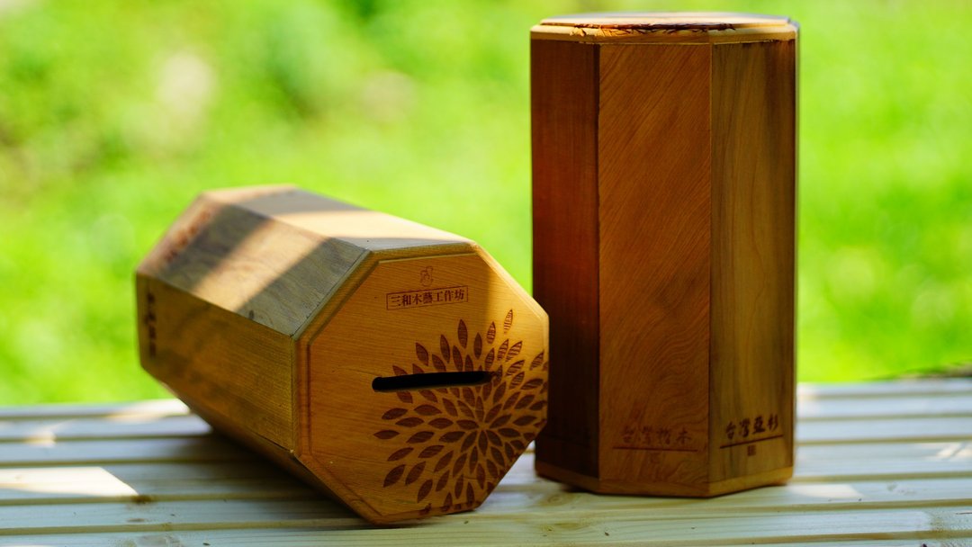 《三和工坊》实木手工制作存钱筒 - 储蓄罐 - 木头 咖啡色