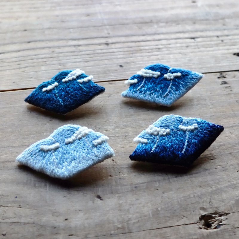 小骗子/采集记/海浪－别针(三叠)－多色 - 胸针 - 绣线 蓝色