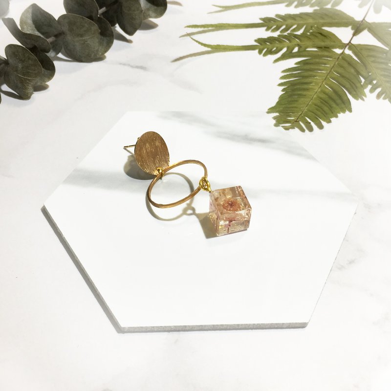 圈里圈外都精彩・真花耳环 / 耳夹(一对) - 耳环/耳夹 - 树脂 透明