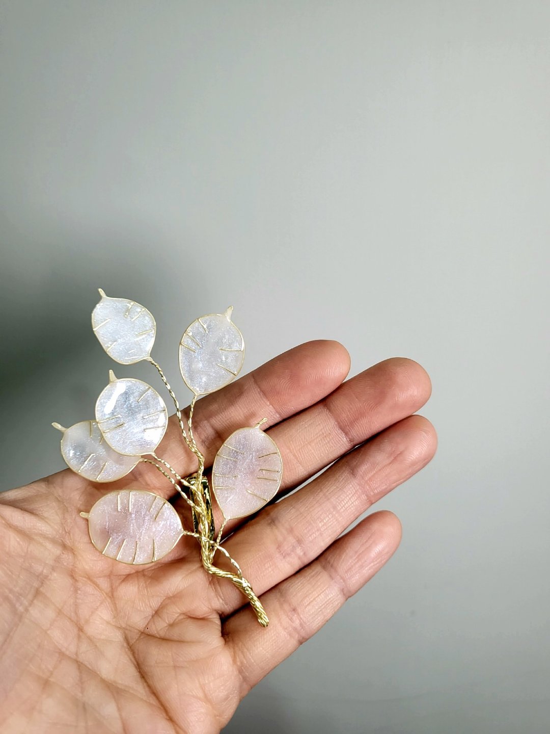 银扇草。胸针。沾浸艺术花。饰物。生日礼物 - 胸针 - 树脂 