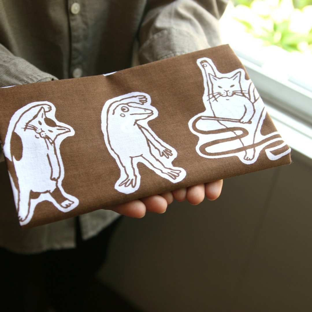 Cat and frog washcloth coffee color - 丝巾 - 棉 咖啡色