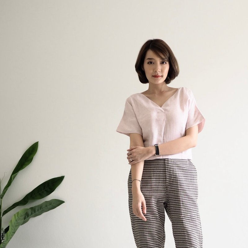 V领短袖粉色亚麻衫：Mookda Shirt - 女装上衣 - 棉．麻 粉红色