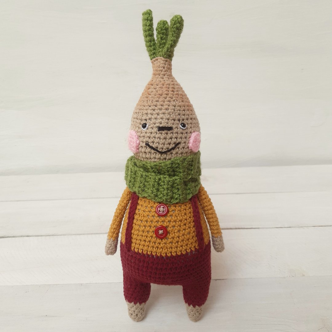 Hand Crochet Mr. Onions In Scarf Stuffed Toys Dolls Interior Toys Gift Handmade - 玩具/玩偶 - 棉．麻 多色