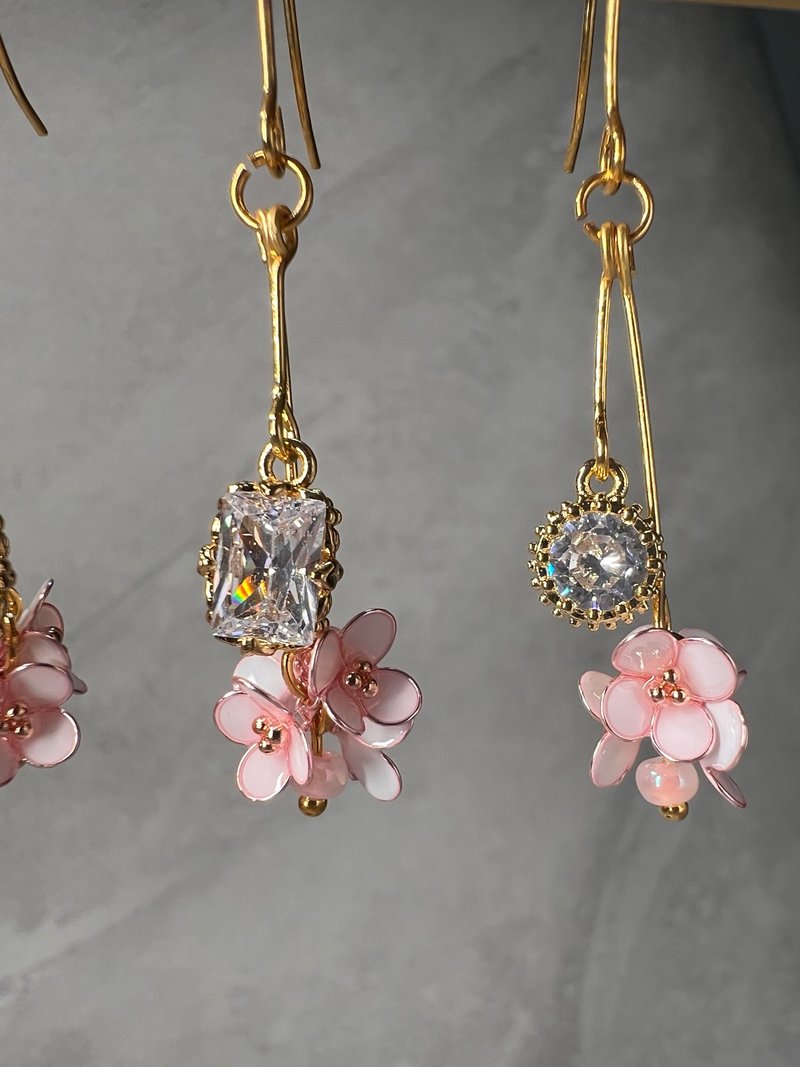 = 花坠x粉 = 粉色闪亮亮垂坠手作限量耳环 - 耳环/耳夹 - 其他材质 粉红色