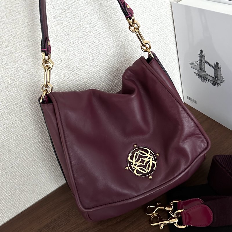 LOEWE 罗意威 Round Logo Nappa 羊皮 酒红色 水饺包 - 侧背包/斜挎包 - 真皮 红色
