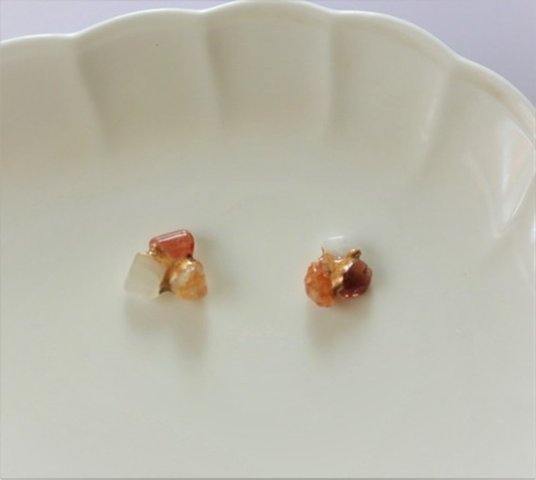 Made-to-order Kintsugi natural stone Clip-On / Andesine, White Moonstone, Himalayan Gold Azeztulite - 耳环/耳夹 - 半宝石 咖啡色