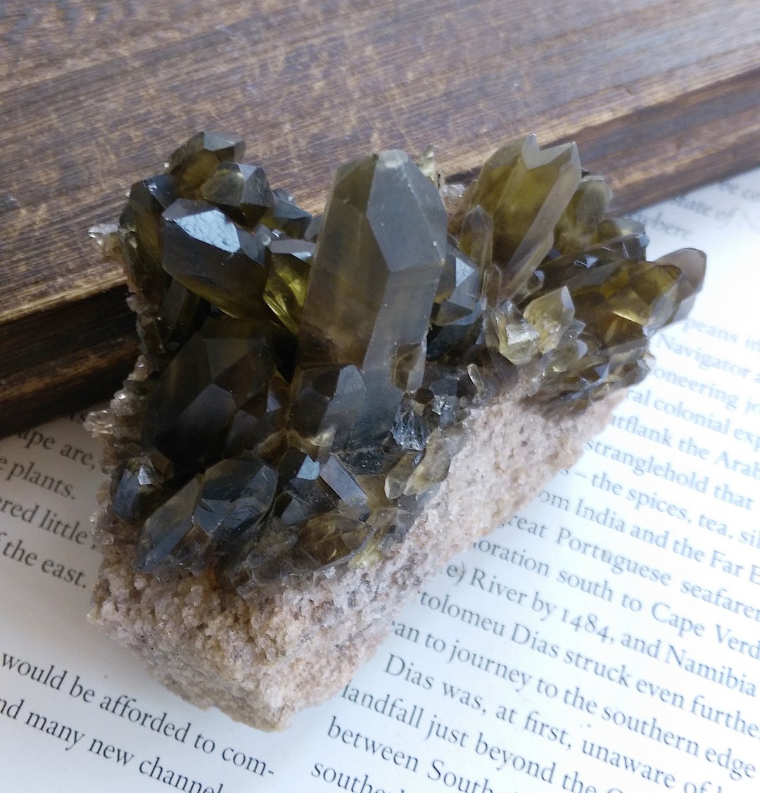 Smoky Quartz 马达加斯加产地 茶晶 水晶晶簇 天然矿石 原矿 - 摆饰 - 其他材质 