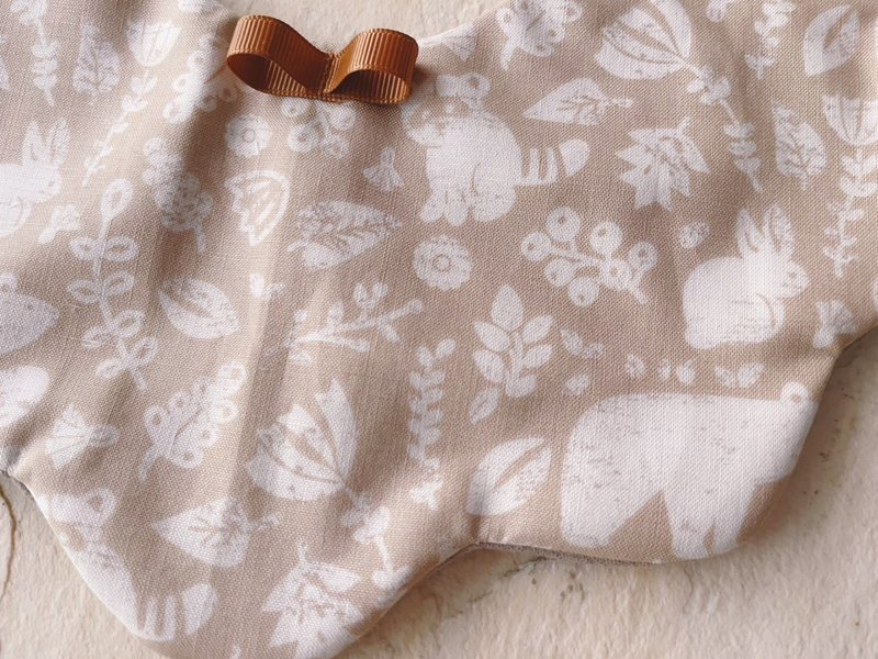 米驼色调的小动物。纯棉六层纱花瓣围兜/可双面用 - 围嘴/口水巾 - 棉．麻 咖啡色