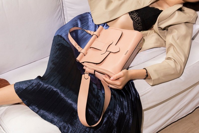 Odyssey Lady Bag in Nude - 手提包/手提袋 - 真皮 粉红色