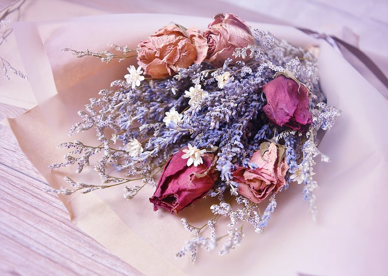 WANYI 玫薰(missing)依恋花束    干燥花/不凋花/捧花/拍照/送礼/结婚/婚礼/ - 植栽/盆栽 - 植物．花 紫色