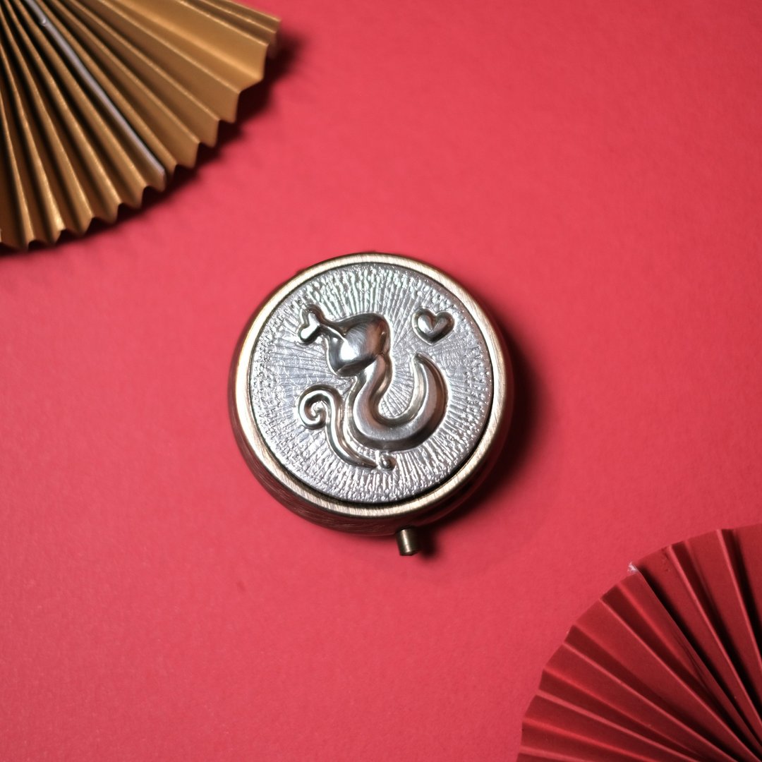 【新年】锡雕蛇年/随身盒/手工浮雕/小巧/珠宝收纳 - 其他 - 其他金属 银色