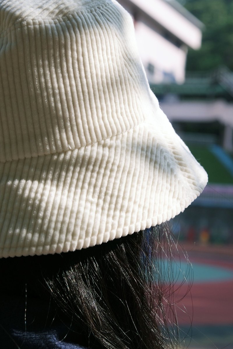 职人感灯芯绒纯色手工渔夫帽 - 帽子 - 棉．麻 白色