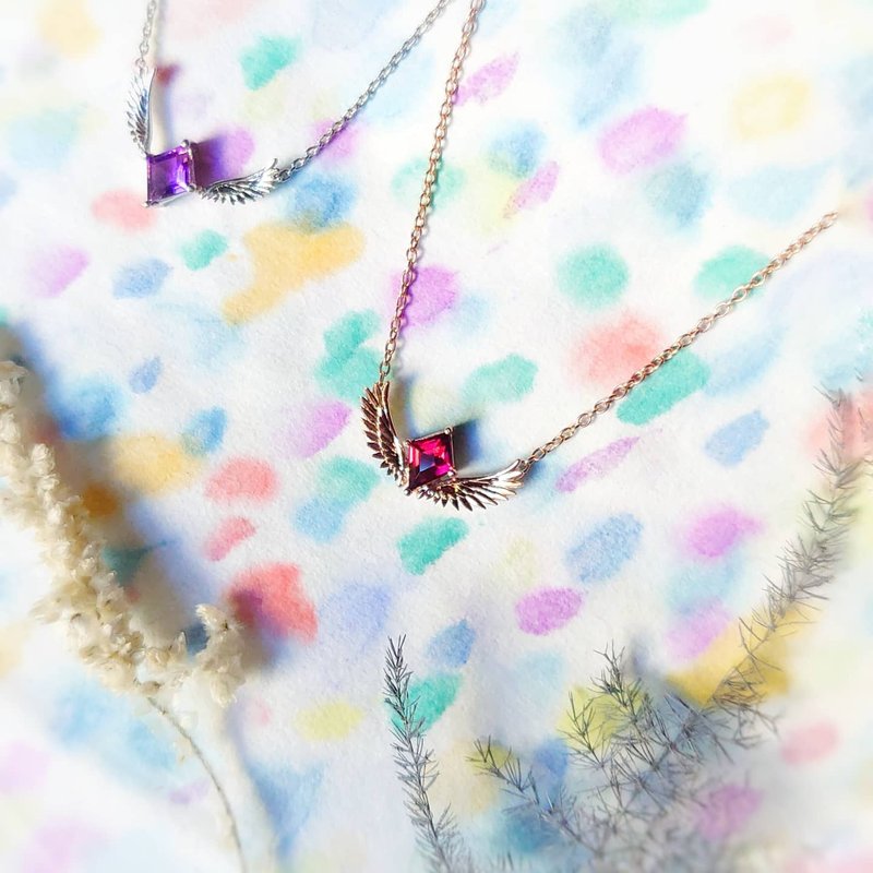 飞翔小翼菱形紫晶/玫瑰榴石电镀18K金纯银颈链 - 项链 - 纯银 银色