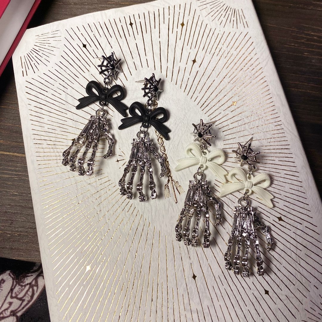 永恒誓言 骷髅手耳环 - 耳环/耳夹 - 其他金属 黑色