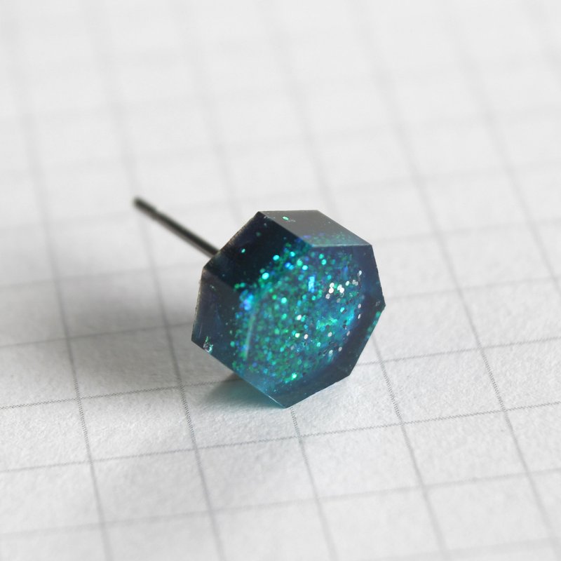 树脂耳环 / 462 / 岛屿之间 Between Two Islands - 单只 - 耳环/耳夹 - 树脂 绿色