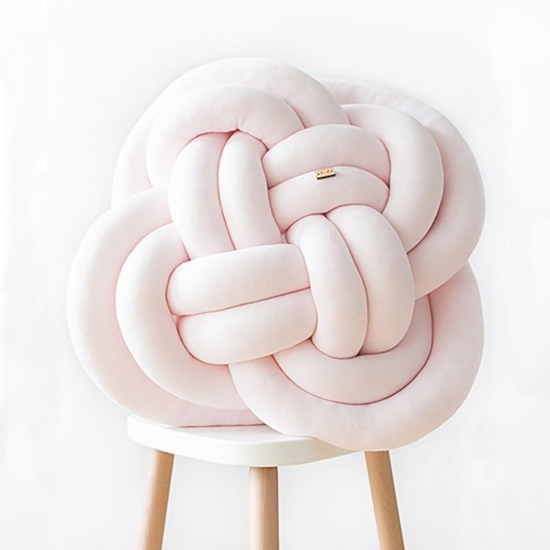 Knot Cushion 缠绕抱枕 | 花朵款樱花粉   乔迁礼物 - 枕头/抱枕 - 棉 粉红色