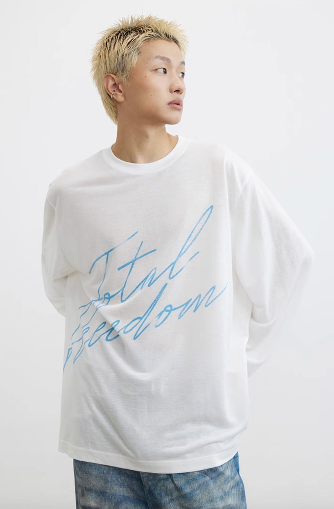 Total freedom T-shirt 彻底自由 宝蓝标语长袖T恤 - 中性连帽卫衣/T 恤 - 棉．麻 白色