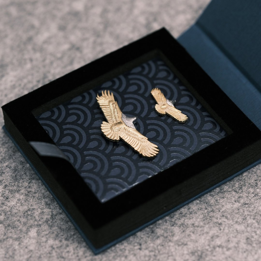 【时尚饰物】SOULITE Eagle Pin Gold 胸针与心口针 - 胸针 - 不锈钢 