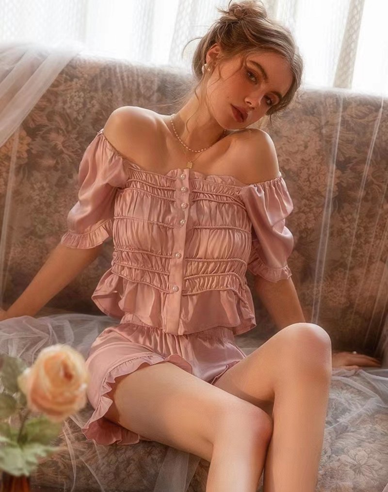 缎面睡衣套装，短裤与长裤款式可供选择。 - 居家服/睡衣 - 其他材质 