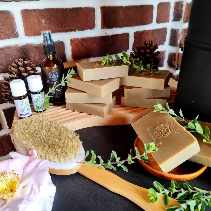 马郁兰手工皂-马郁兰茶汤+玫瑰天竺葵纯露-不含一滴水-纯露精油皂 - 卫浴用品 - 浓缩/萃取物 