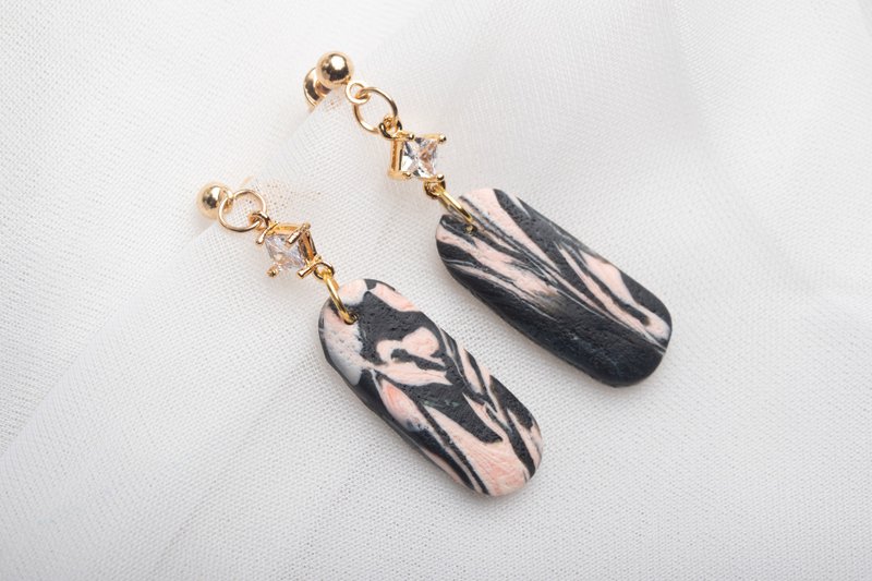 Handmade Dry Pressed Flower Resin Earrings, Real Flower Jewelry - 耳环/耳夹 - 植物．花 黑色