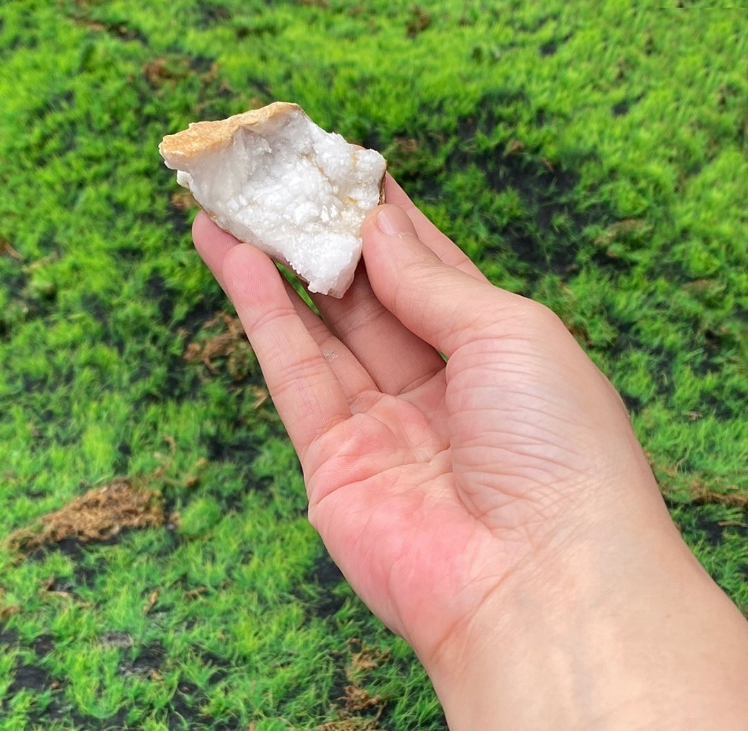 天然原矿可爱冰雪玛瑙白晶花球簇 消磁净化 疗愈 开运 净化 原矿 - 摆饰 - 水晶 多色