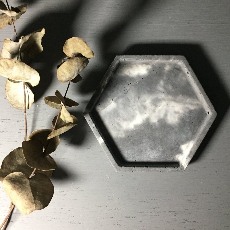 雷暴 - 水泥六角形置物碟 - 收纳用品 - 水泥 灰色