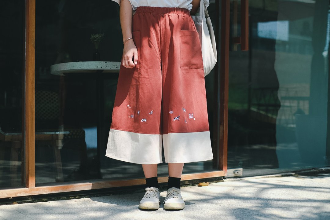 Two Tone Culottes 两条音色的裤子 泰式茶-奶油: Thai Tea-Cream - 女装长裤 - 棉 红色