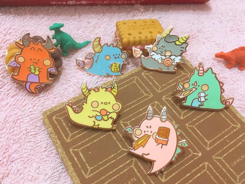 狗狗夹星 / 原创金属徽章 / 零食恐龙 - 胸针 - 其他金属 