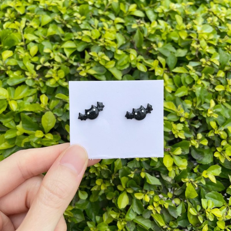黑漆漆蝙蝠黏土耳环 - 耳环/耳夹 - 粘土 黑色