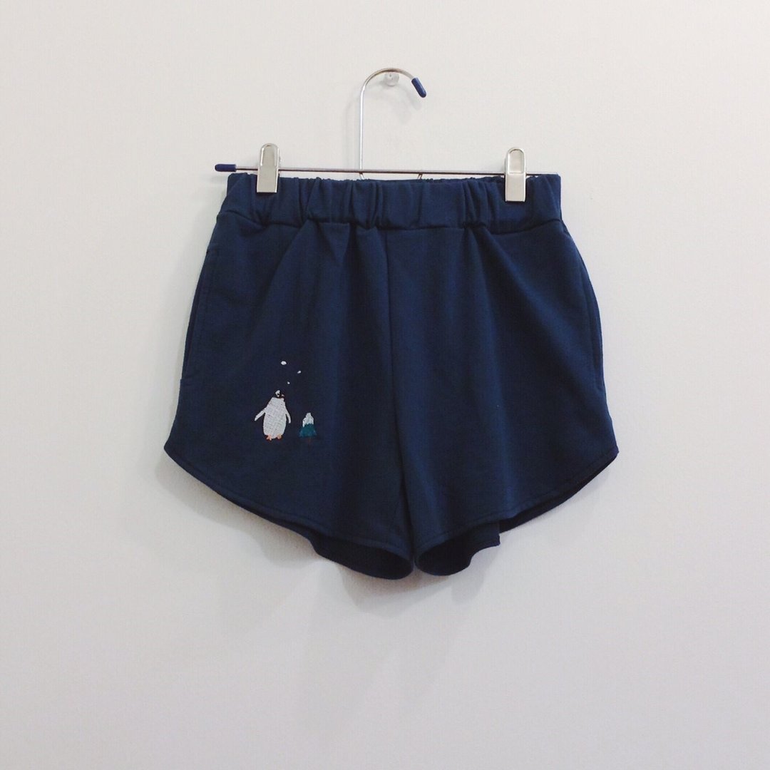 Penguin-embroidery / Shorts / Dark Blue - 女装短裤 - 棉．麻 蓝色