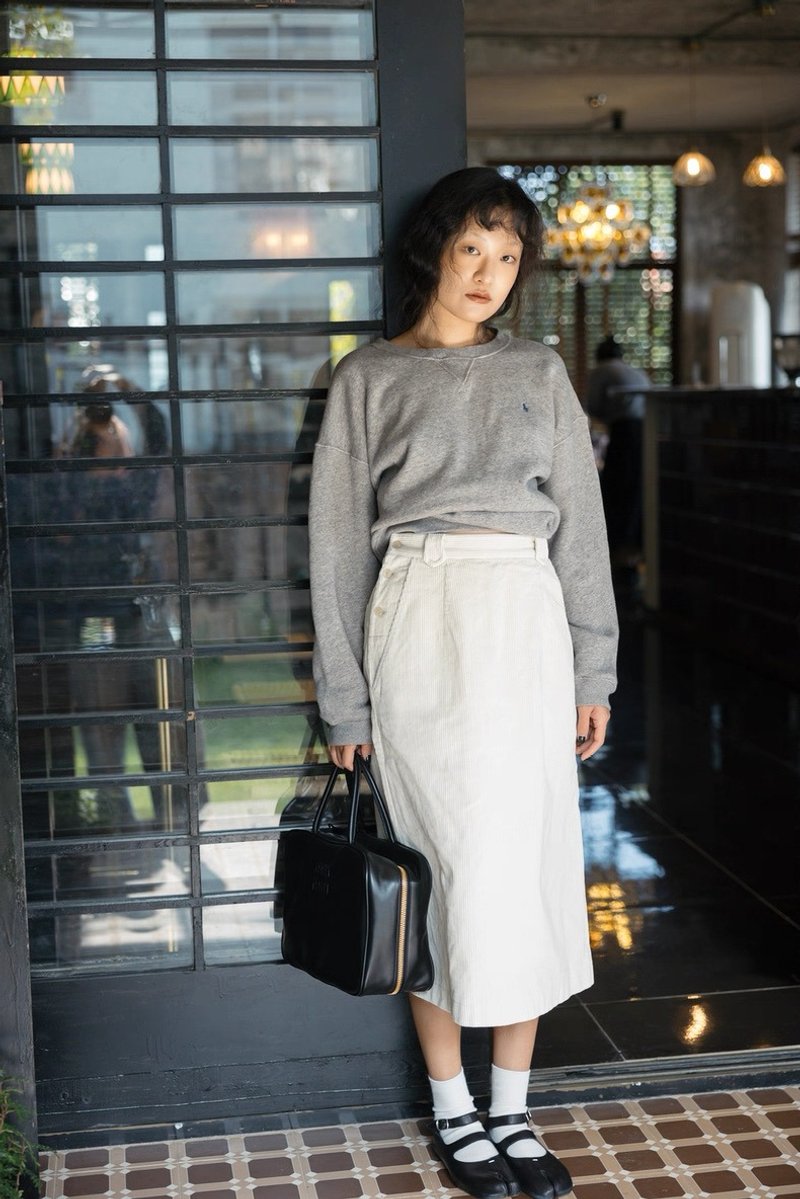 Local gal 日本进口面料复古象牙白灯芯绒收腰后开衩小A字半身裙 - 裙子 - 棉．麻 白色