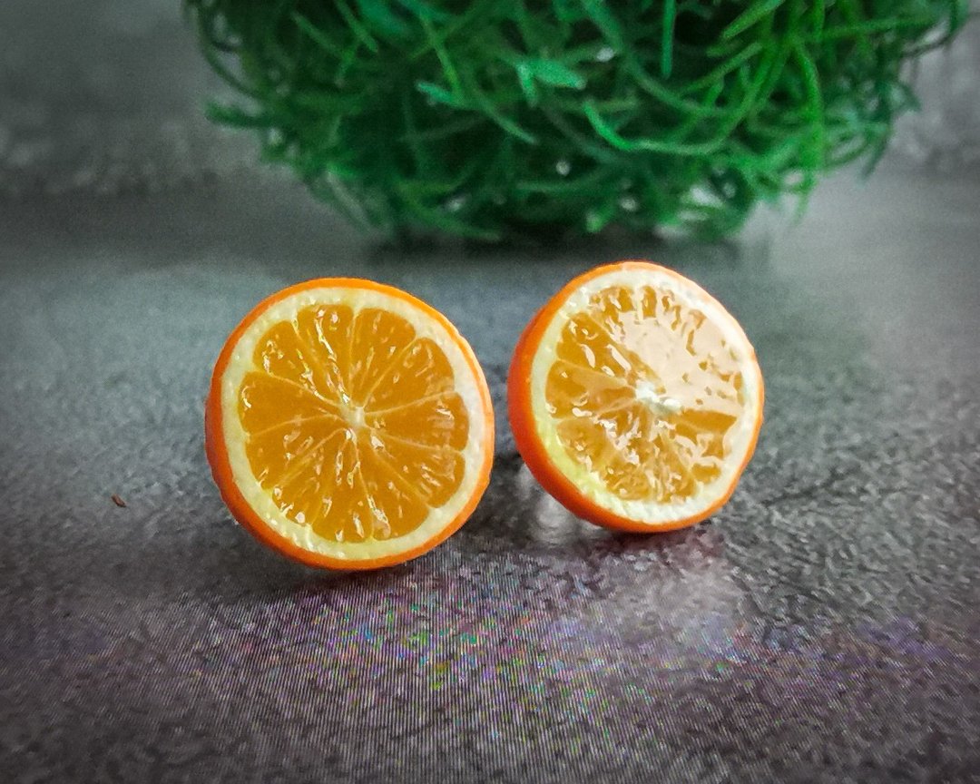 Orange funny stud earrings and pin is fruit citrus weird funky quirky earrings - 耳环/耳夹 - 粘土 橘色