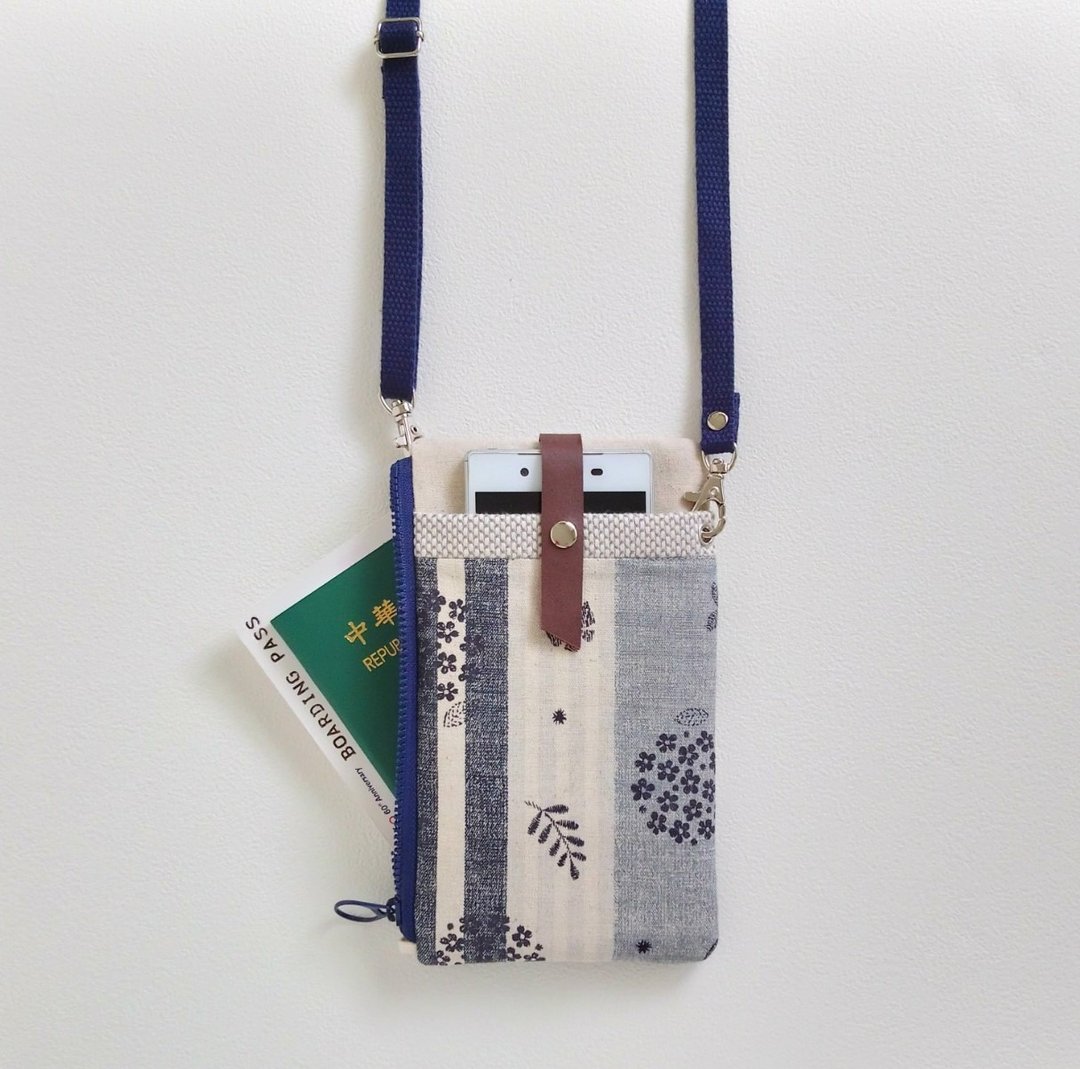 【FPH/3Way 手机包 (可直可横)】蝴蝶绣球花 条纹 日本帆布 - 侧背包/斜挎包 - 棉 蓝色